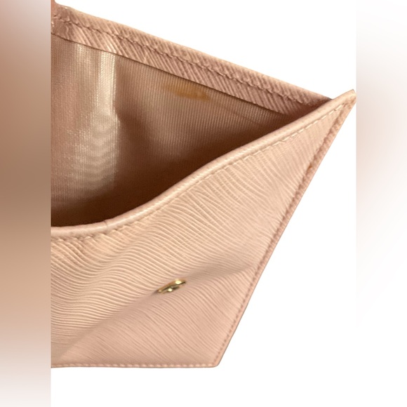 Salvatore Ferragamo Compact Wallet – Ballerina Pink - Picture 12 of 15